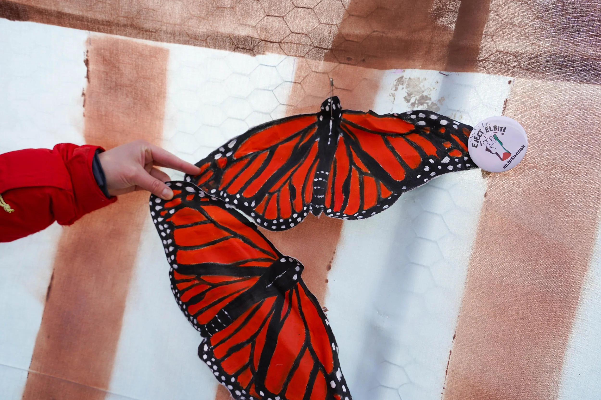   _______________________________________________________    Elbit Out of Arlington – November 14, 2024.     Activists from “No Tech for Apartheid” and community organizers protest outside the Elbit offices in Arlington, VA. Raytheon, another company