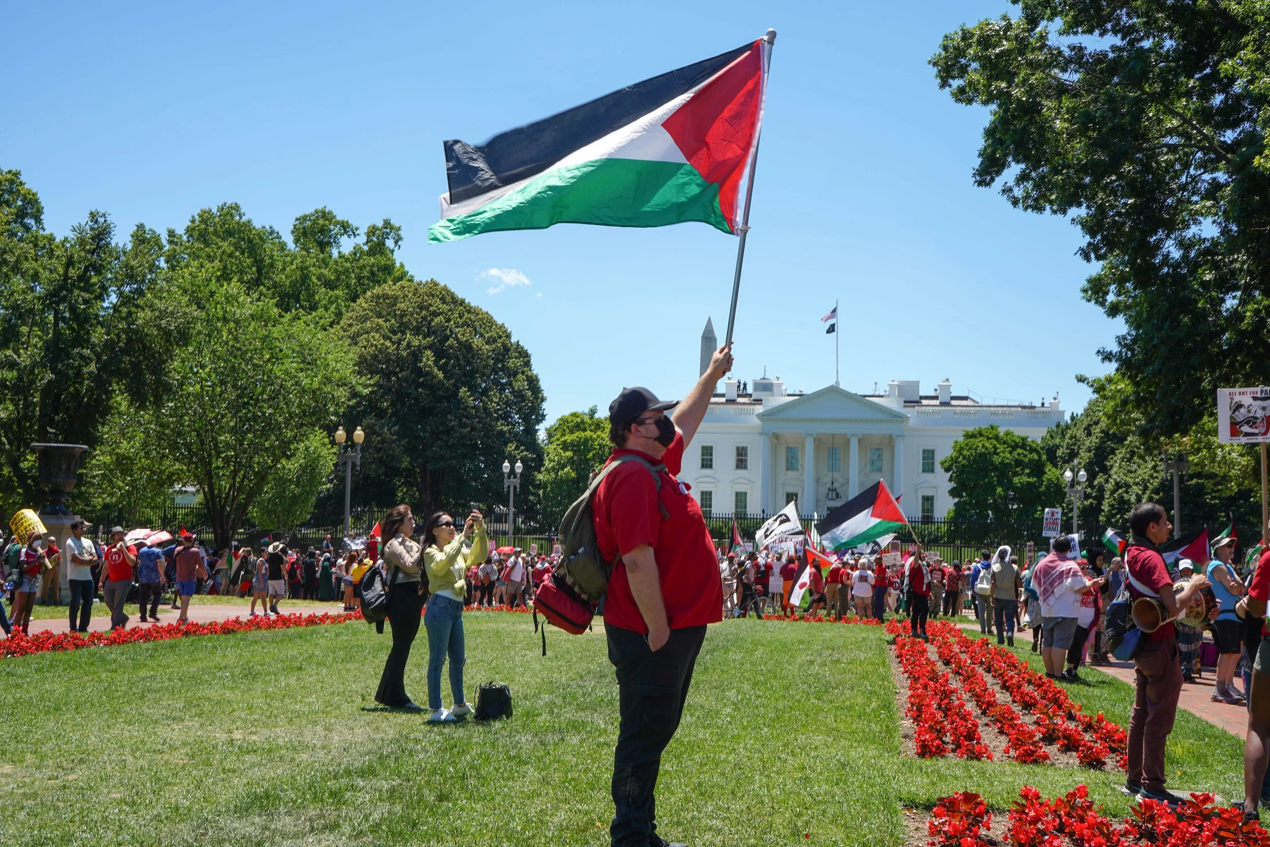 Pali flag white house.jpg