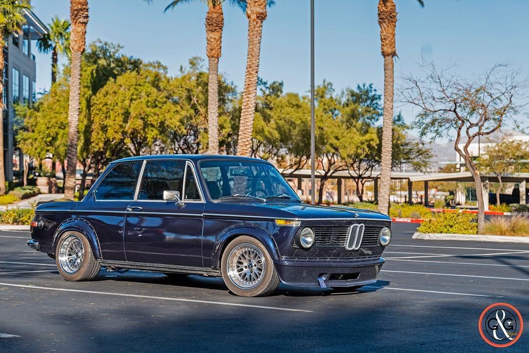 Sin City Club Sighting @gearsandgrindsvegas #sincitybmwclub #bmwcca #bmw #bmw2002 #andstudios #vegascarscene #vegasbimmers #leicastorelasvegas