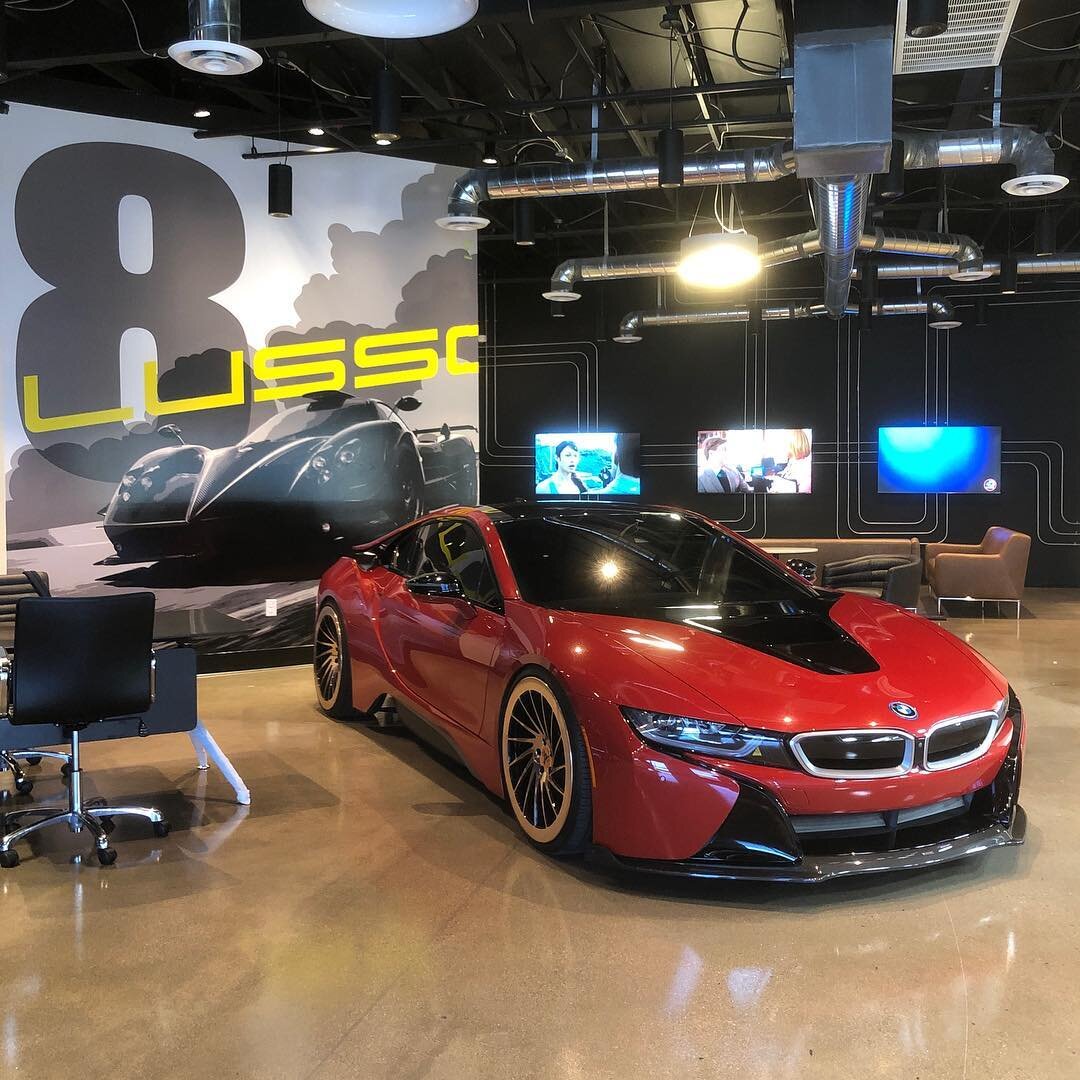 This is a beautiful sight! 😍 It&rsquo;s all new @lussolv in Summerlin. #LussoLV #BMW #i8 #aristowheels #accuair #andstudios #BMWCCA #SinCityBMWClub