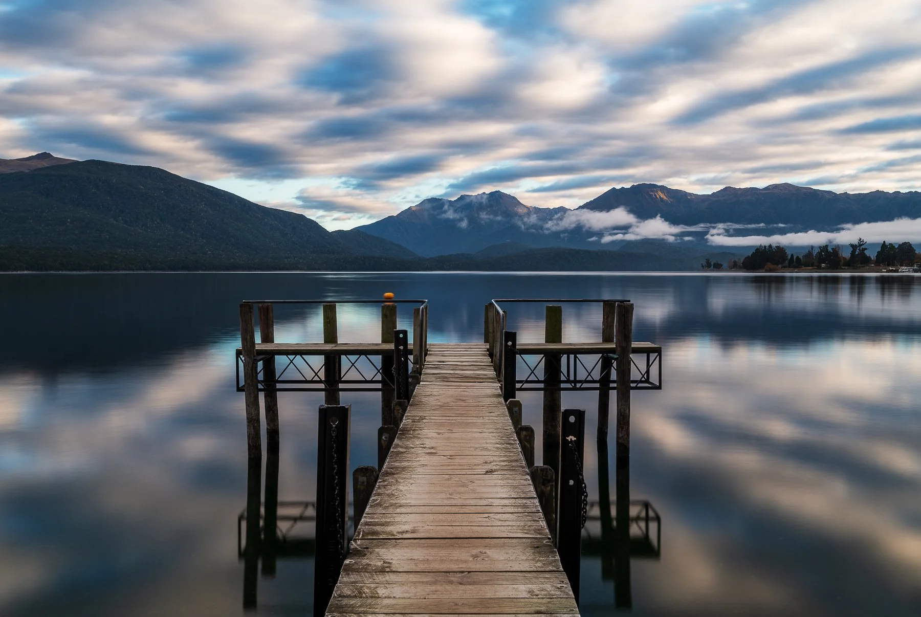 Te Anau Jetty.jpg