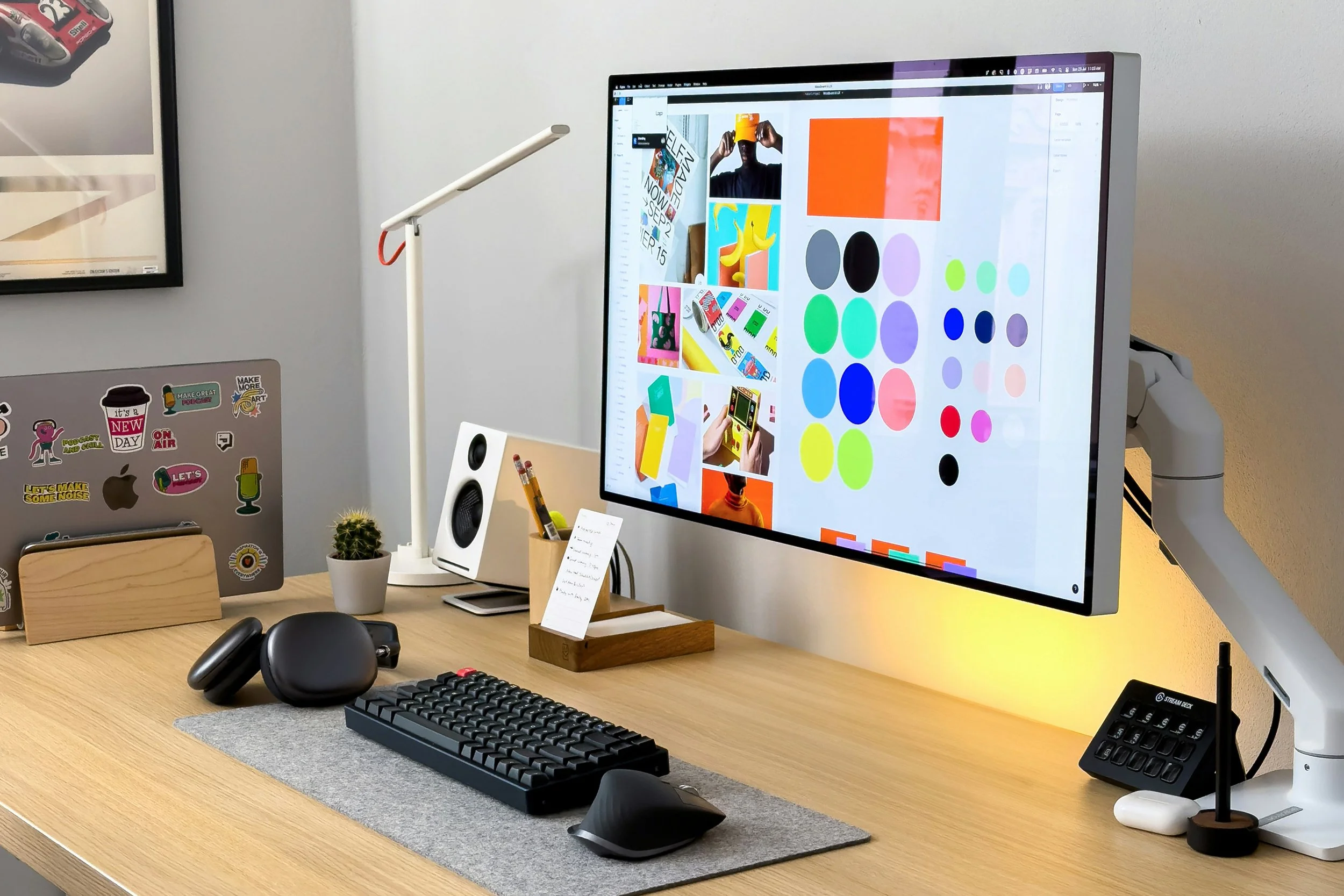 Crafting a cohesive brand identity online