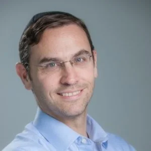 Ari Grobman (Lumus) on Estimating the Smartglasses Market and Cutting-Edge Combiner Optics