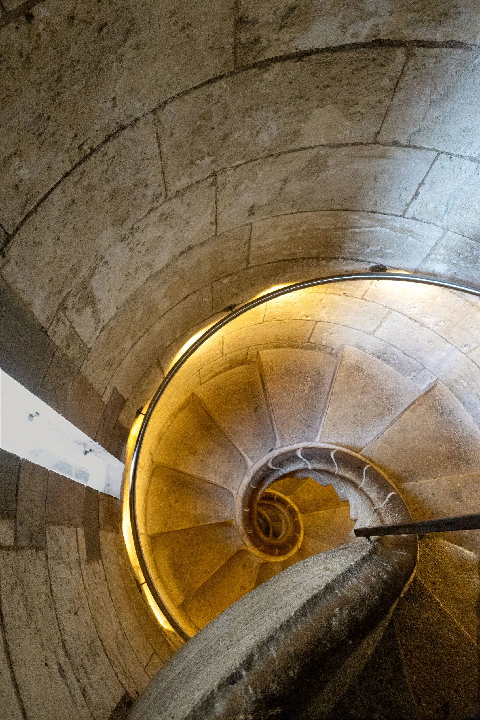  Snail Shell-like Spiral Staircase 
