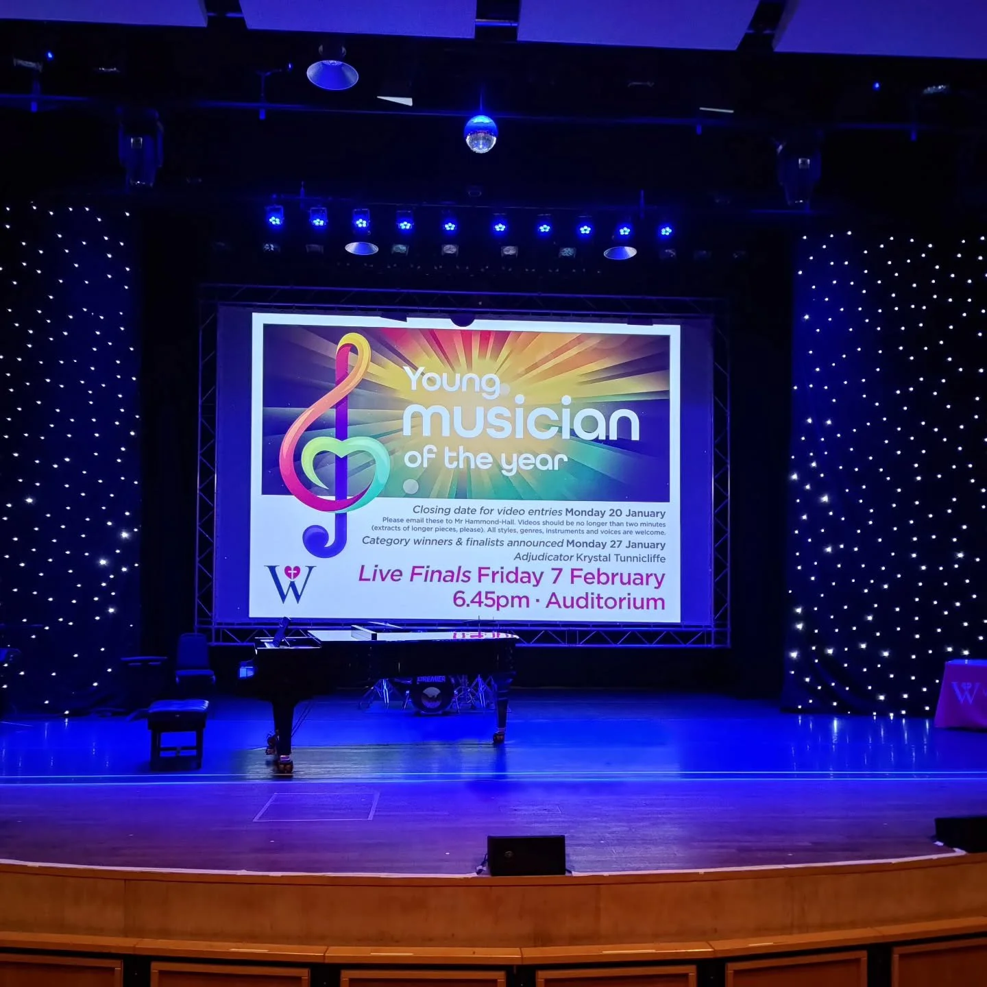 A privilege to adjudicate the Young Musician of the Year competition at Woldingham School last night. A joyous evening of music-making from the next generation (who didn't make the decision-making easy!) ✨