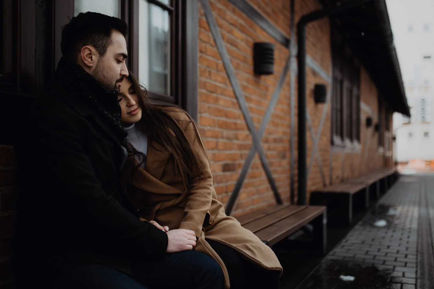 Destination-wedding-photographer-michal-brzegowy-winter-engagement-17.jpg
