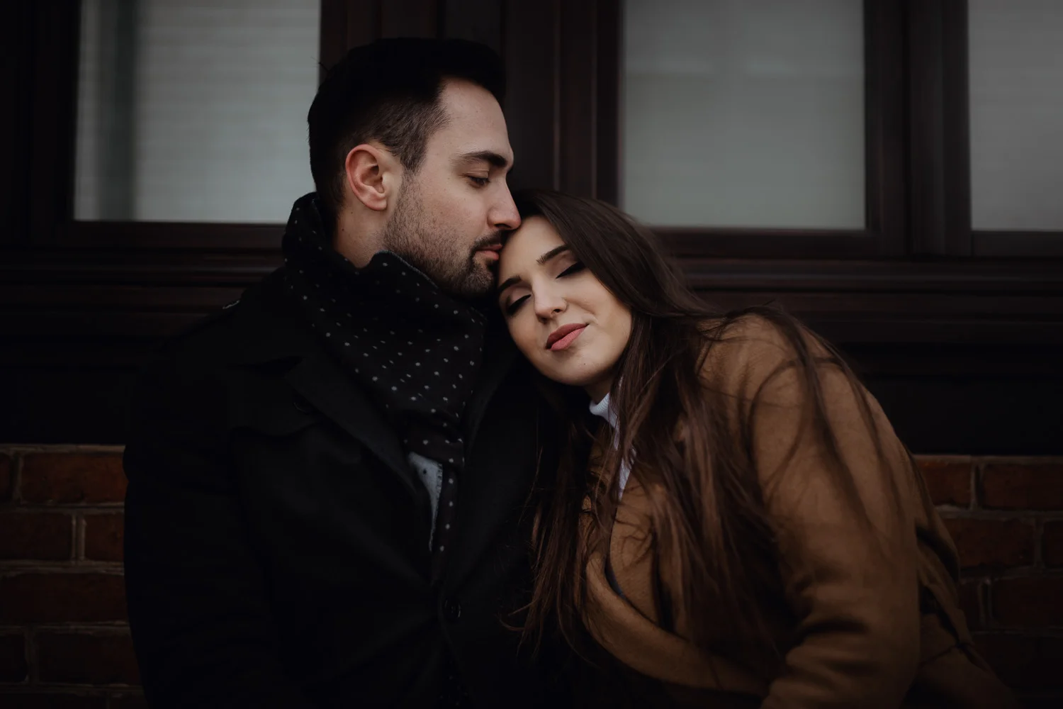 Destination-wedding-photographer-michal-brzegowy-winter-engagement-18.jpg