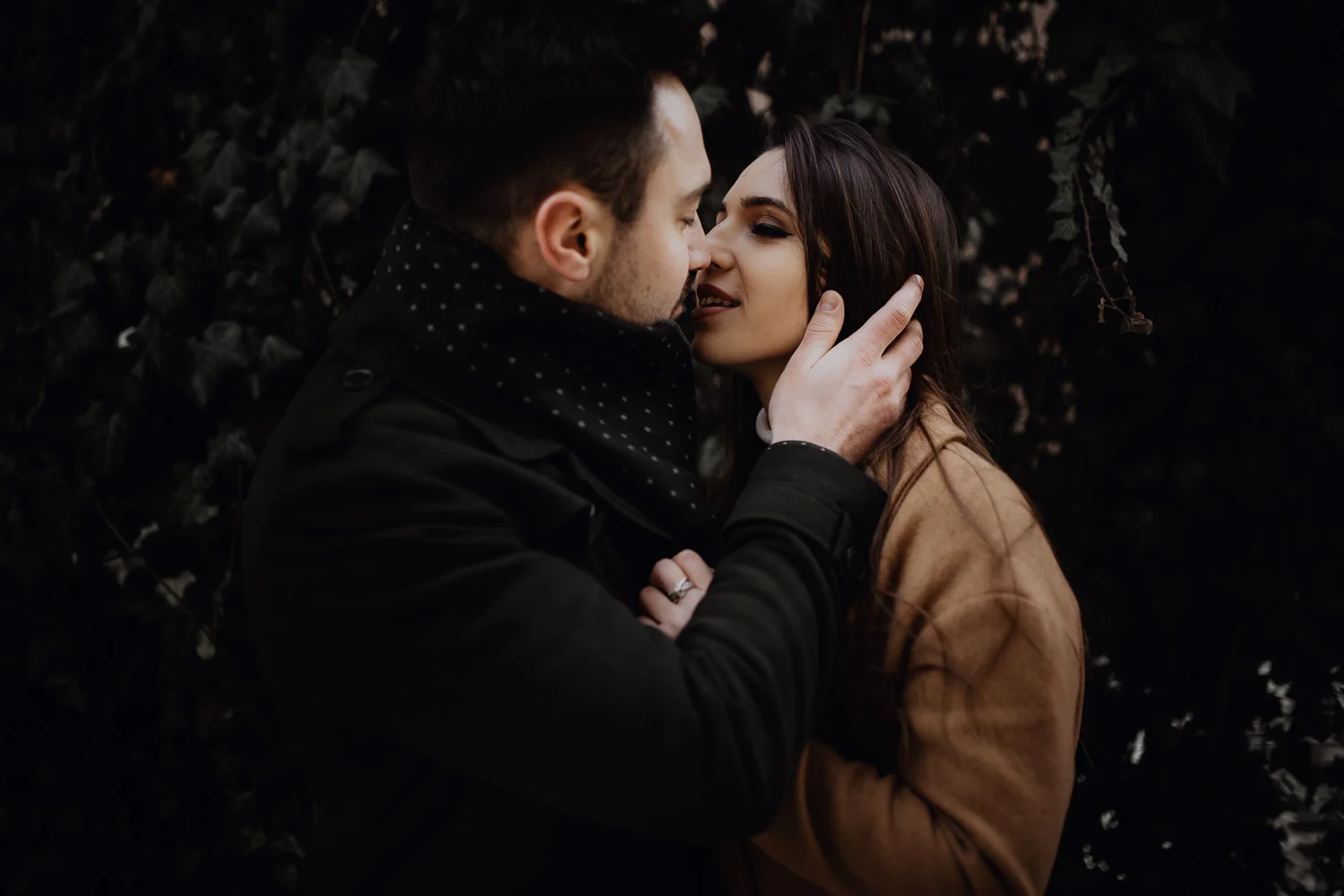Destination-wedding-photographer-michal-brzegowy-winter-engagement-26.jpg