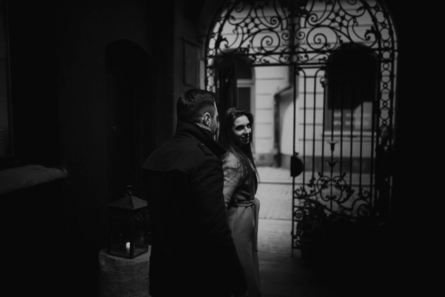 Destination-wedding-photographer-michal-brzegowy-winter-engagement-70.jpg