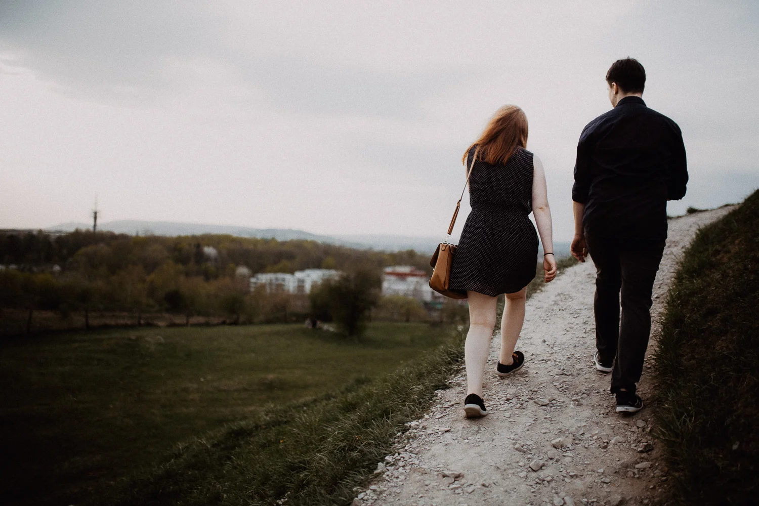 Engagement-photoshoot-in-forest-on-mound-21.jpg