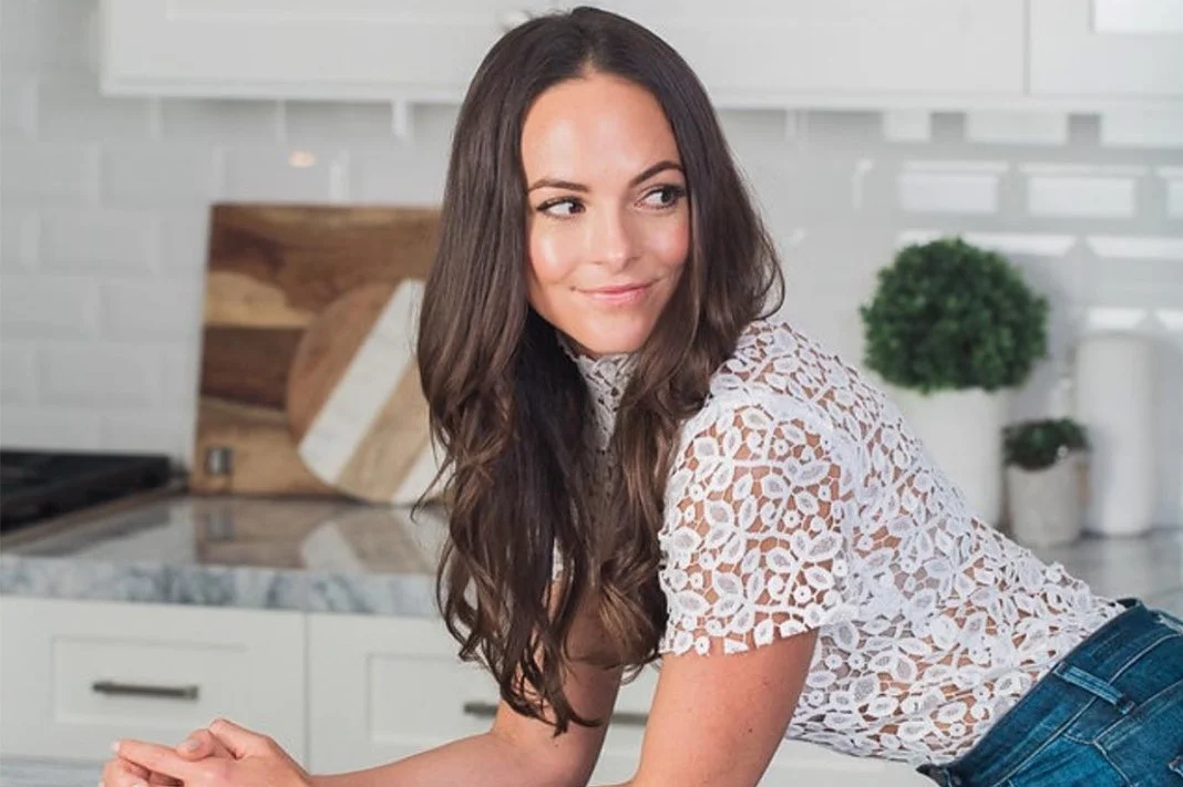 Kelly Leveque - Nutritionist, Author