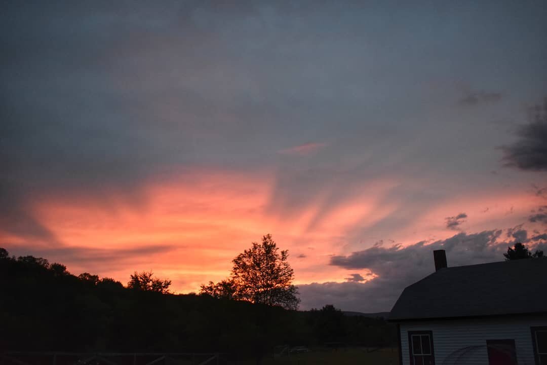 Reminder that the beer garden is closed this Saturday! We're getting some new beers ready for you - see you on the 17th!
.
.
.
#NHbeertrail #KeepNHbrewing #NHbrewers #NHsummer #heyuppervalley #sunset #NHsunset #yournextbeerishere #familyowned #solarp