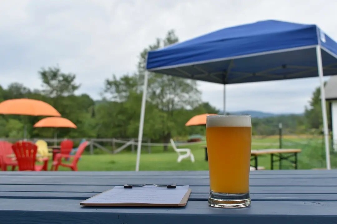 What rain? Open 12-5 today - canopies outside and open indoors with 6 awesome beers available. Come grab a cup of sunshine!
.
.
.
#NHbeertrail #KeepNHbrewing #drinkNH #yournextbeerishere #beergarden #drinkoutside #solarpoweredbeer #familyowned #Croyd