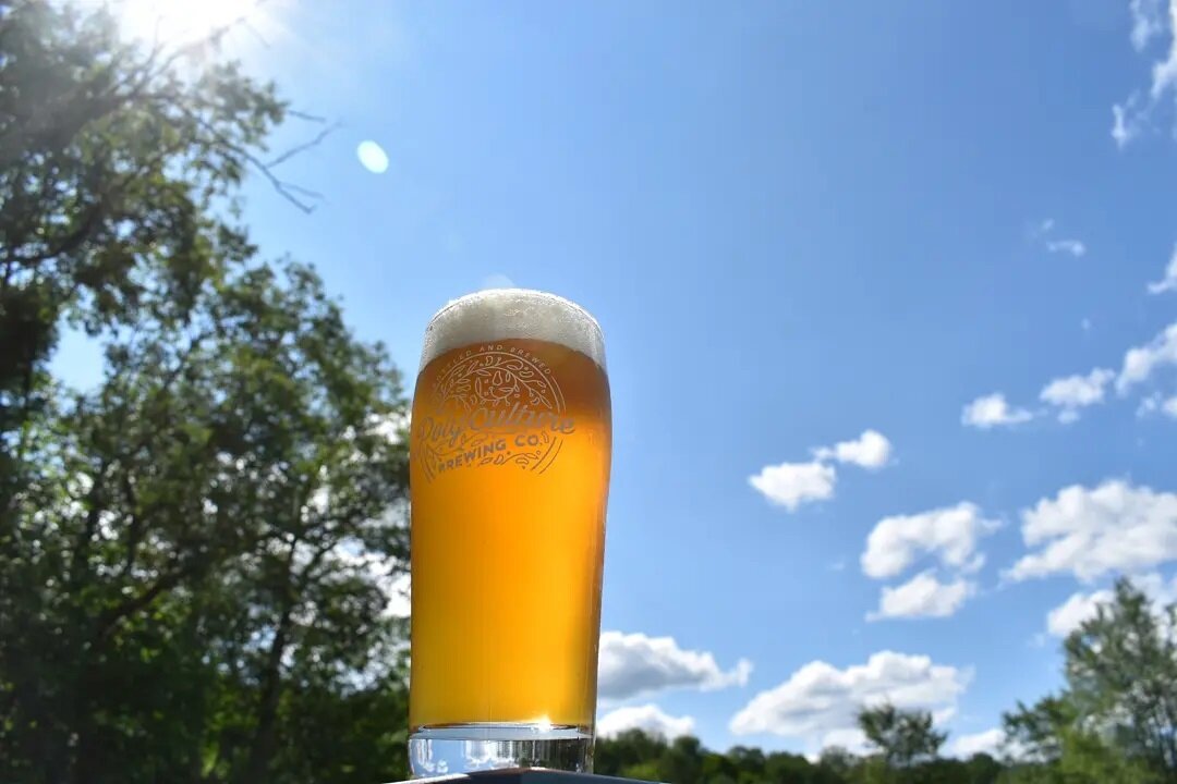 Finally looking like  great beer garden weather! Open Saturday 12-5pm with food from Monster's Tacos. Check out the beer list on our website and see you then!
.
.
.
#NHbeertrail #keepNHbrewing #drinkNH #NHbrewers #yournextbeerishere #beergarden #taco