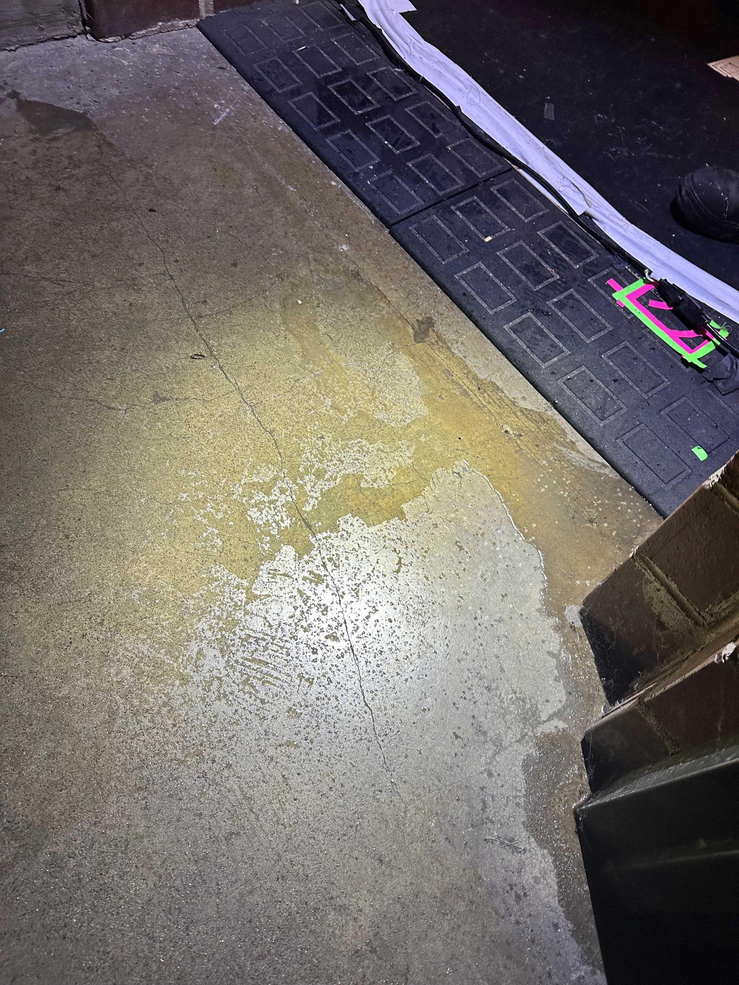 Adapting on the Fly: A Stage Manager's Quick Thinking in the Face of a Flood