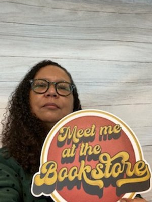 IMG_6345_meet me at the bookstore .jpg