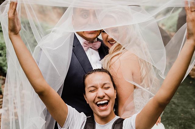 A little behind the scenes fun for ya 🤪 thanks @paigecreative for capturing these for me! So thankful for my couples who trust me endlessly to capture their day and are okay with my goofy side thrown in ♥️😂