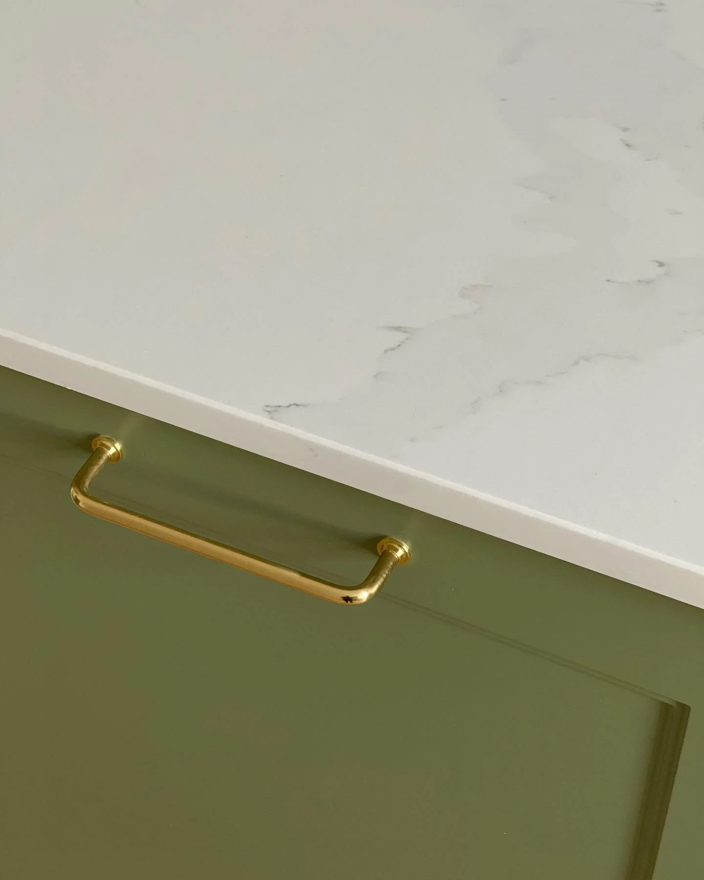 Keitti&ouml;n suunnittelu ei suuresti eroa kokkailusta -on olemassa vaikka mit&auml; herkkuja, mutta valittuun tyyliin sopivat luontevasti vaan muutamat tuotteet.