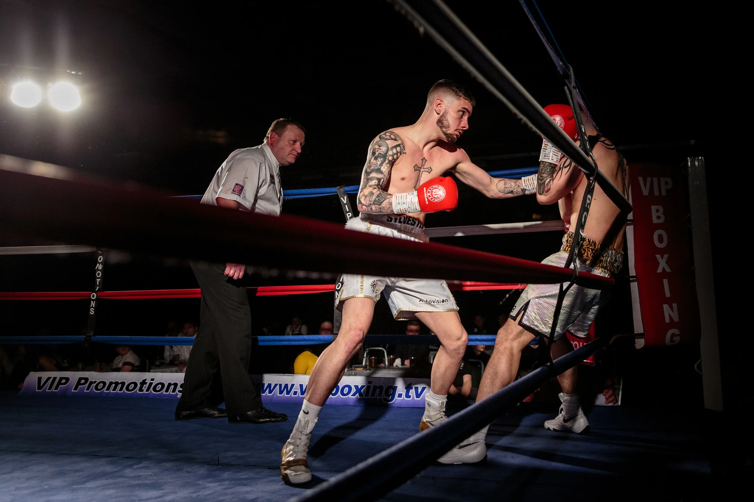 Lewis Sylvester working his opponent
