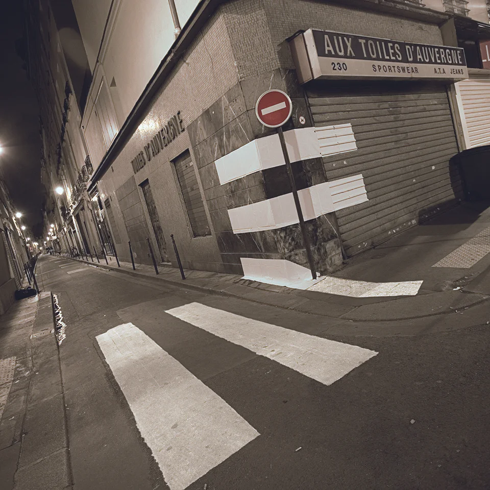 12.3/// installation, streets of Paris