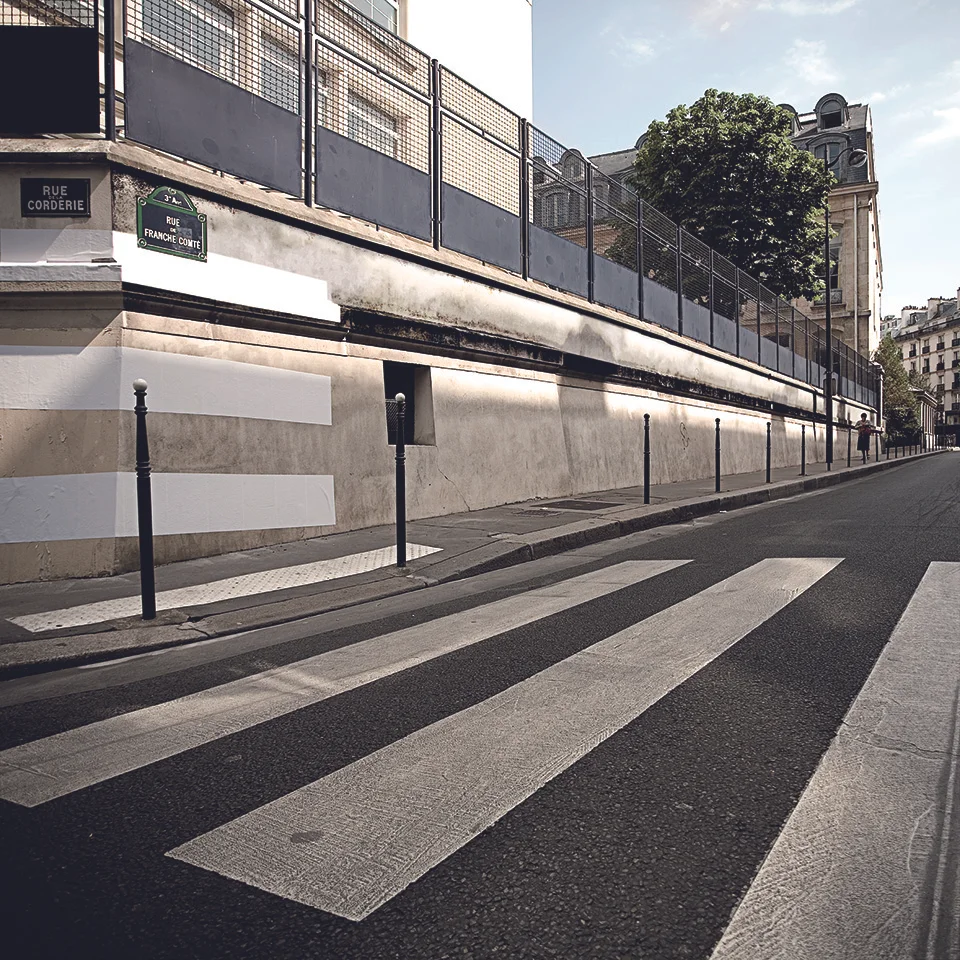 12.3/// installation, streets of Paris