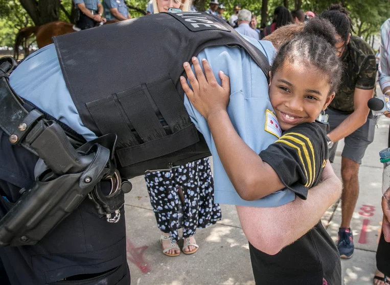 Little Girl On Mission To Hug Police Officer In Every State