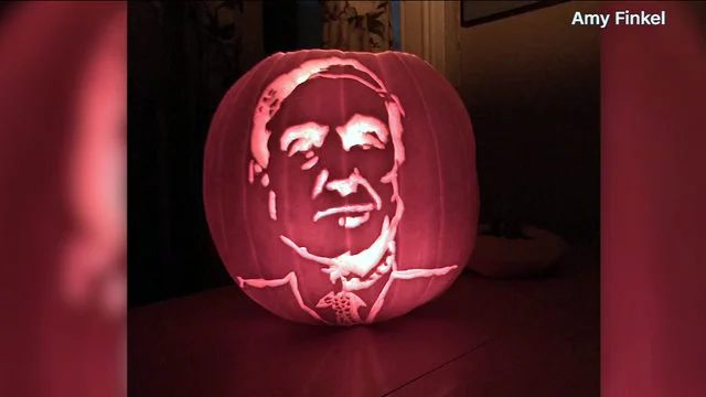 Mueller Jack-O-Lantern Placed Outside of Manafort's Townhouse