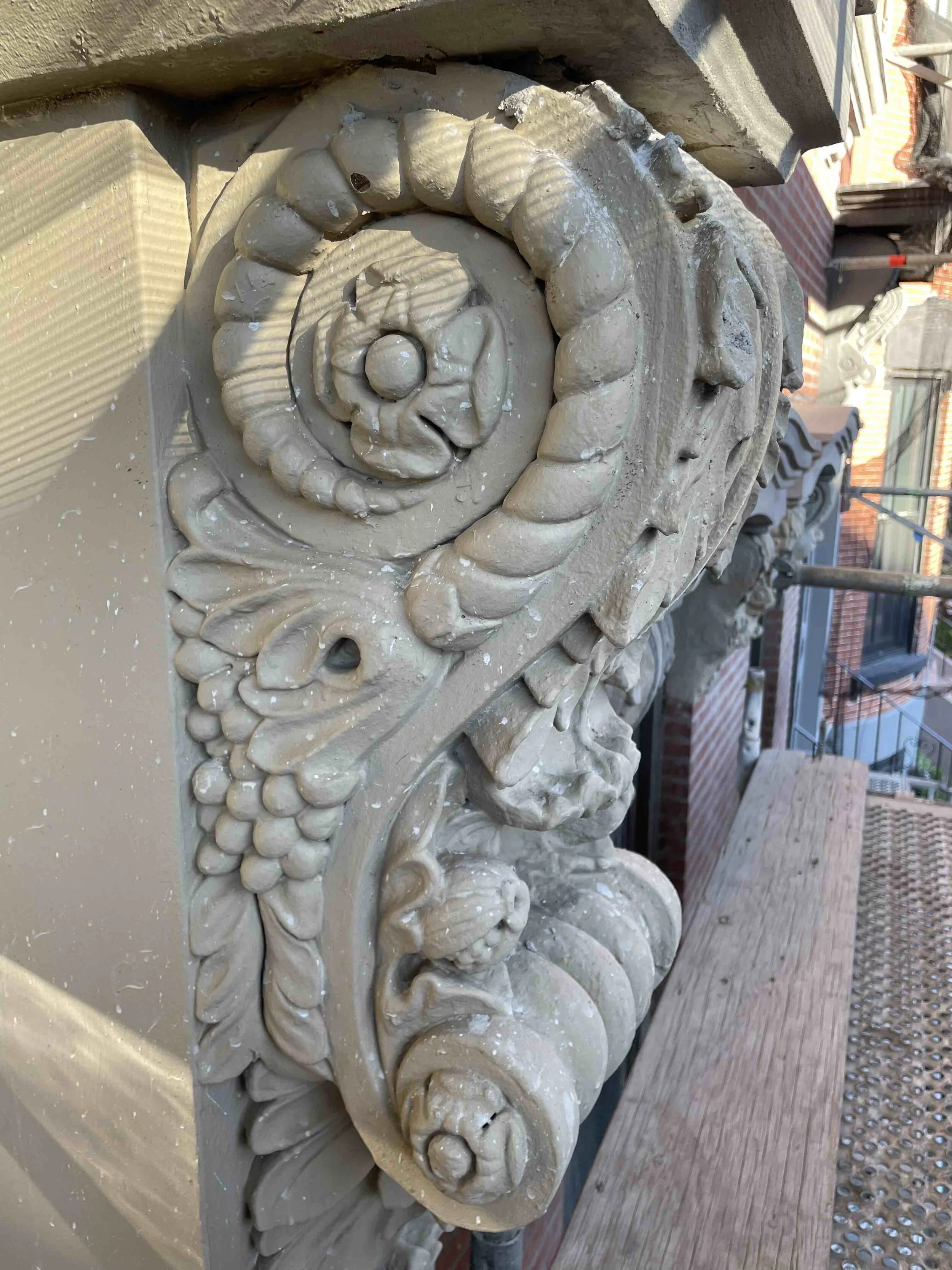 Undamaged section of door corbel