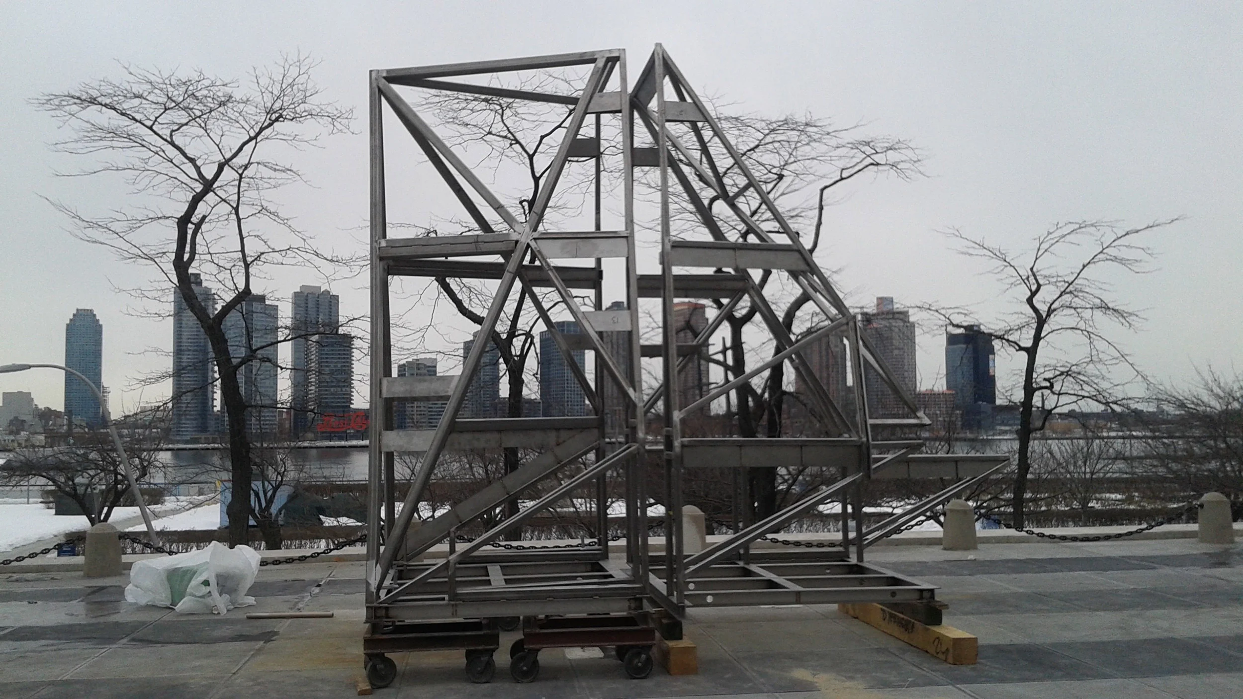 UN-PM_Structure-Rigging_021415.jpg