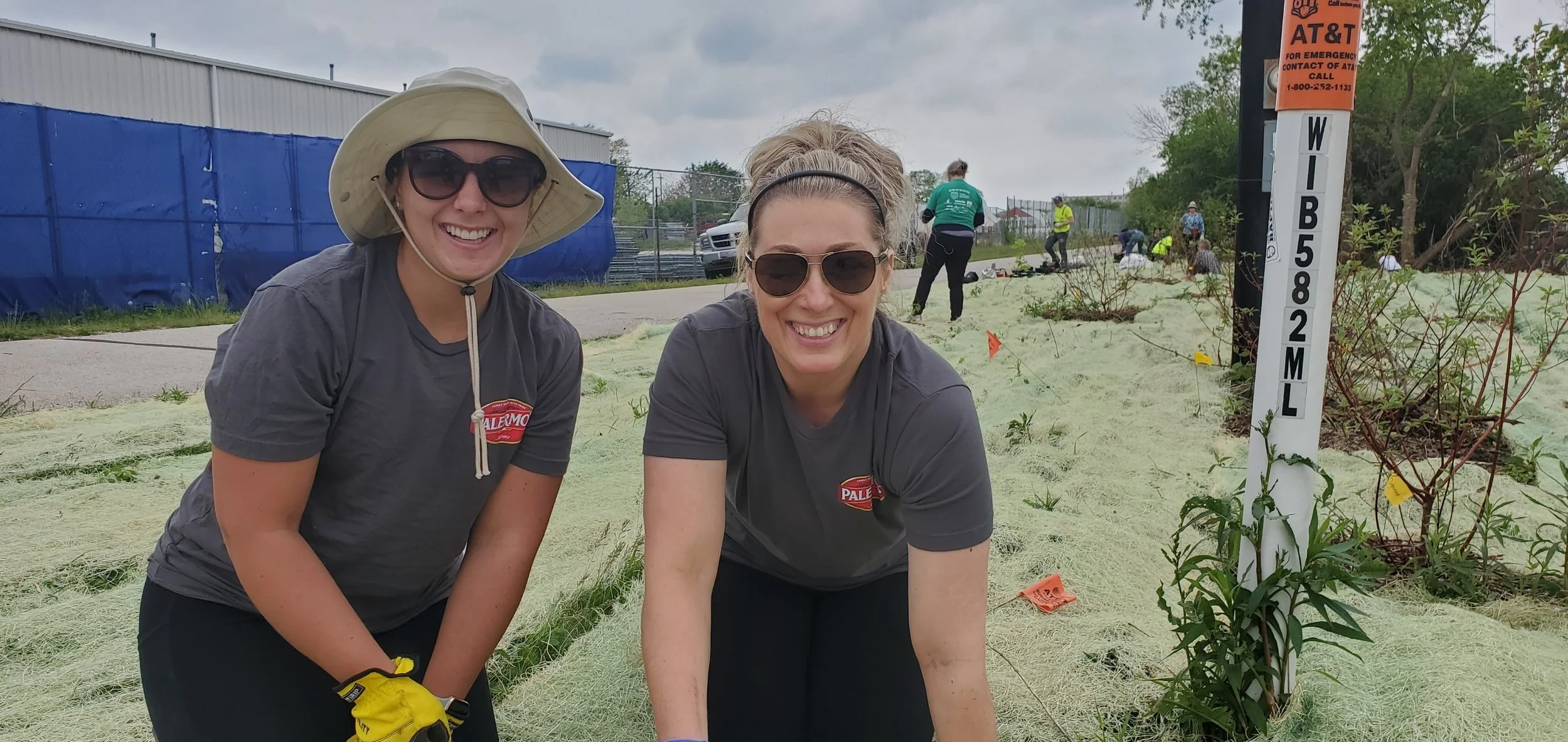 Dickinson Volunteer Planting Day