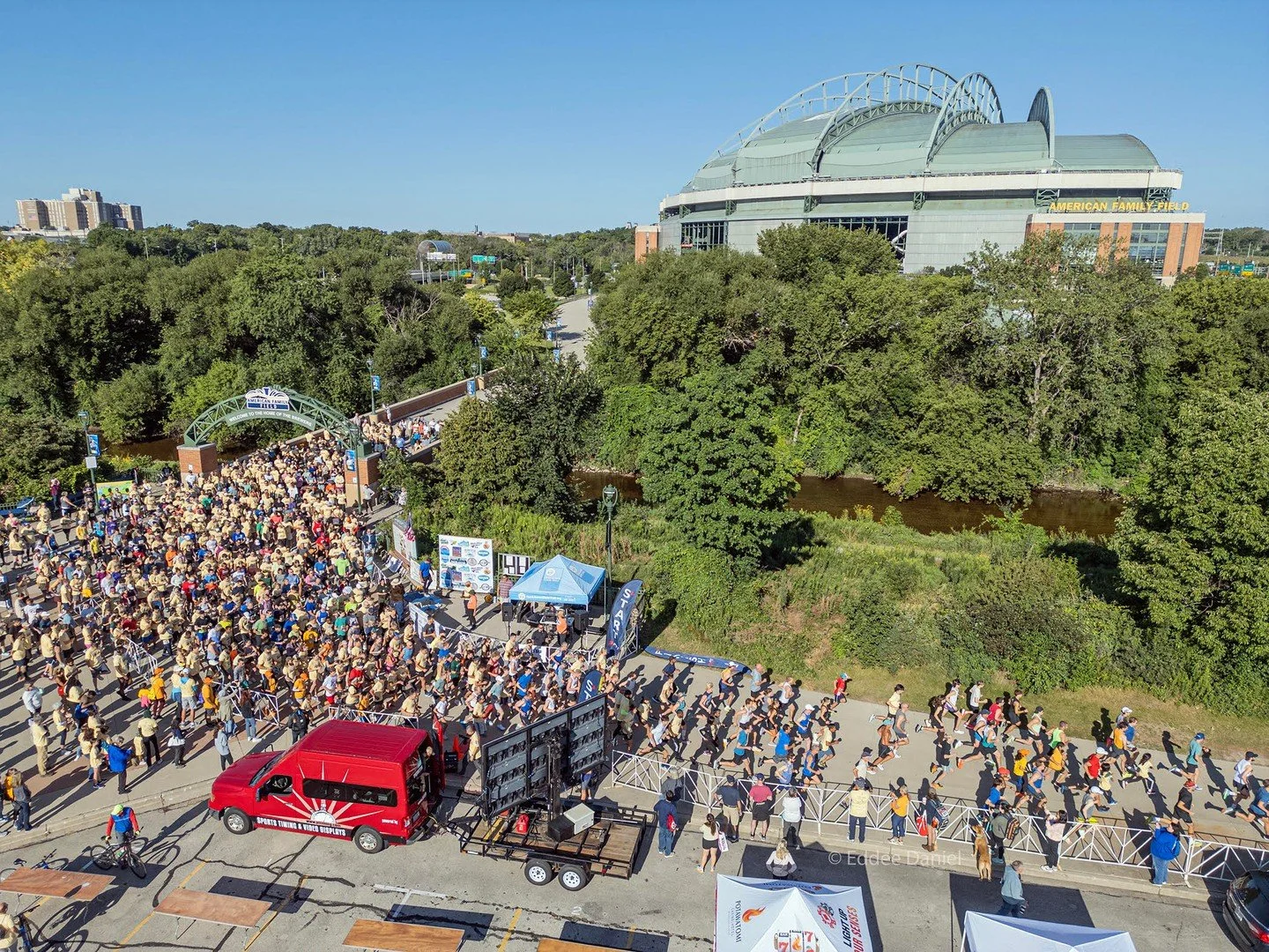 You can still register tomorrow at the Race at our On-Site Registration Tent found in the Uecker Lot. Come early - Registration opens at 7:30AM, and we look forward to seeing you!
Photo Credit: Eddee Daniel