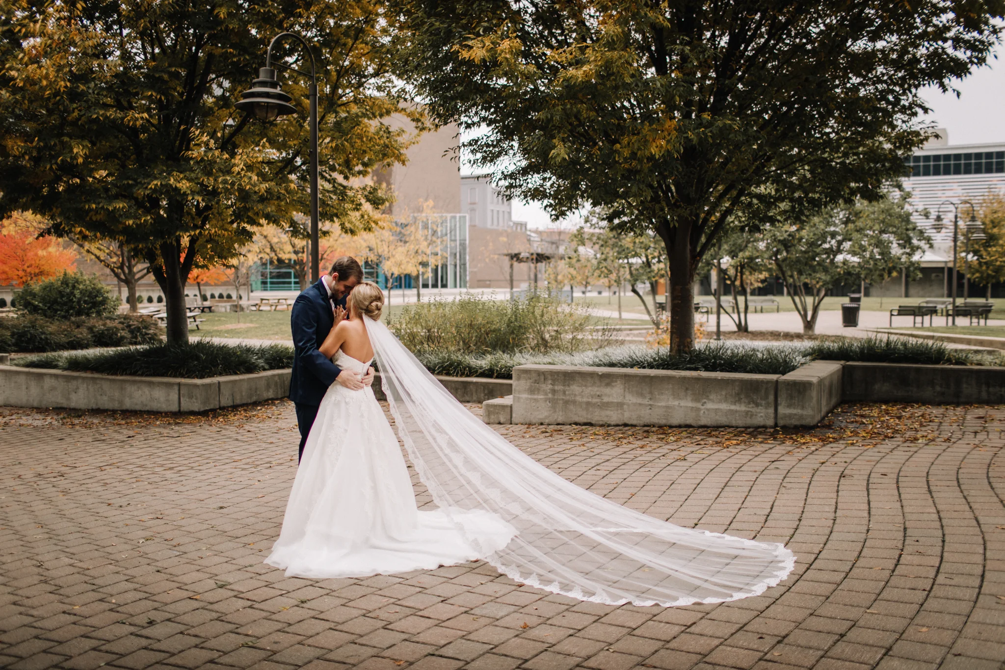 billie-shaye-style-photography-www.billieshayestyle.com-fall-city-wedding-louisville-kentucky-3828-1.jpg