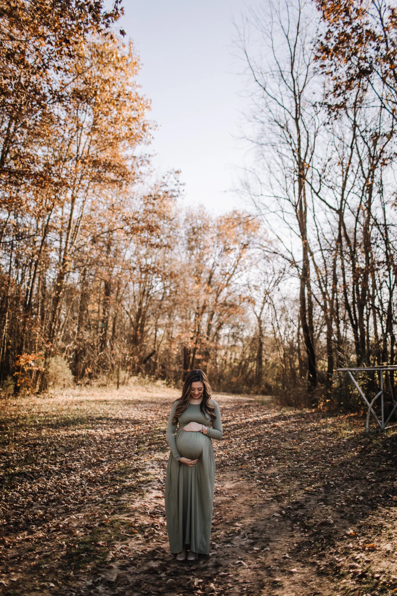 billie-shaye-style-photography-www.billieshayestyle.com-fall-farm-maternity-session-nashville-tennessee-9053.jpg