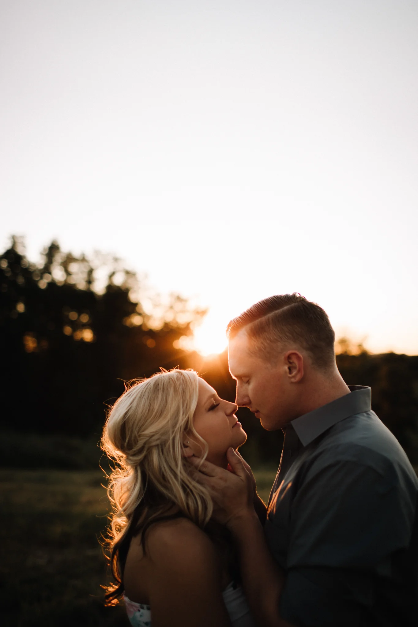 BILLIE-SHAYE STYLE PHOTOGRAPHY - WWW.BILLIESHAYESTYLE.COM - SUMMER RUSTIC OUTDOORSY COUPLES CUDDLE GOLDEN HOUR ENGAGEMENT SESSION - NASHVILLE TENNESSEE - 7153.jpg