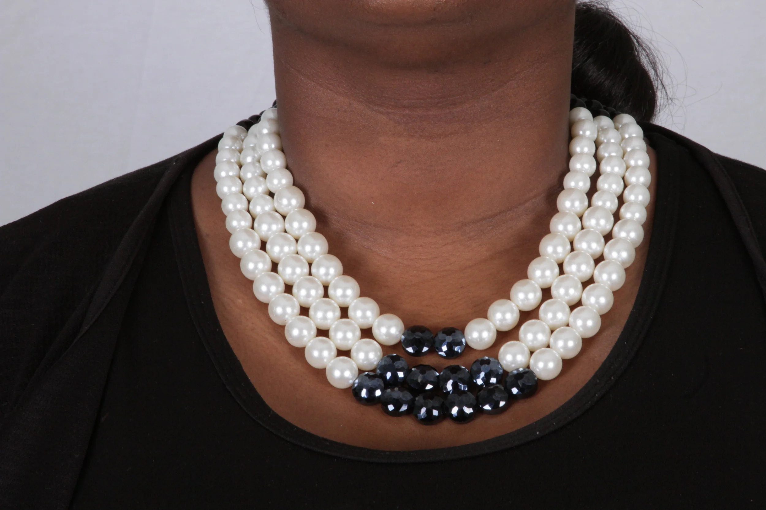 BlacknPearlTripleLayeredBracelet$60.JPG