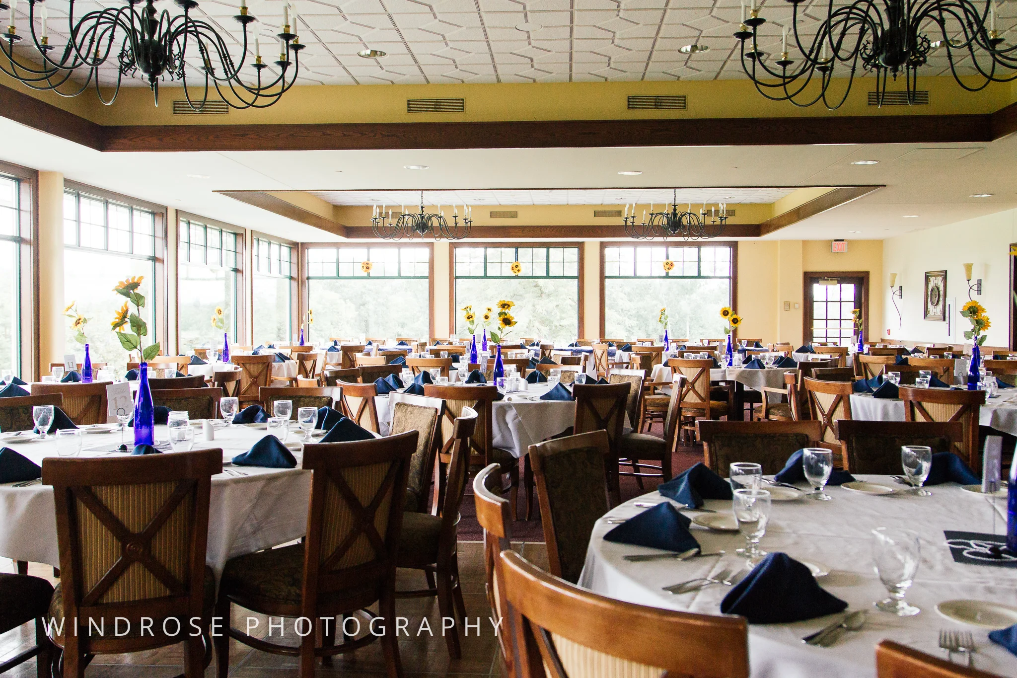 La-Crosse-Country-Club-Wedding-Minnesota-Wedding-Photographer-3.jpg