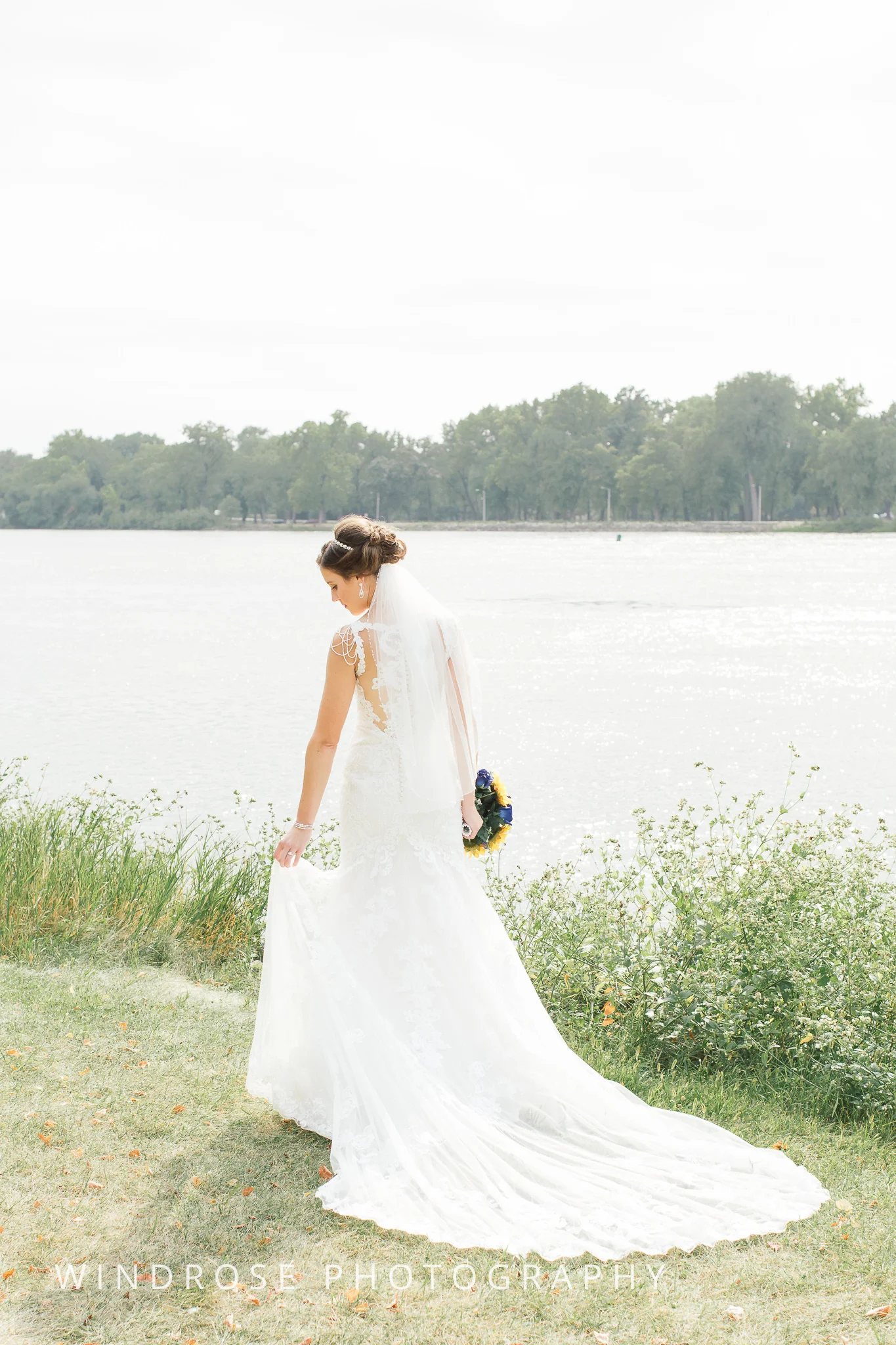 La-Crosse-Country-Club-Wedding-Minnesota-Wedding-Photographer-27.jpg