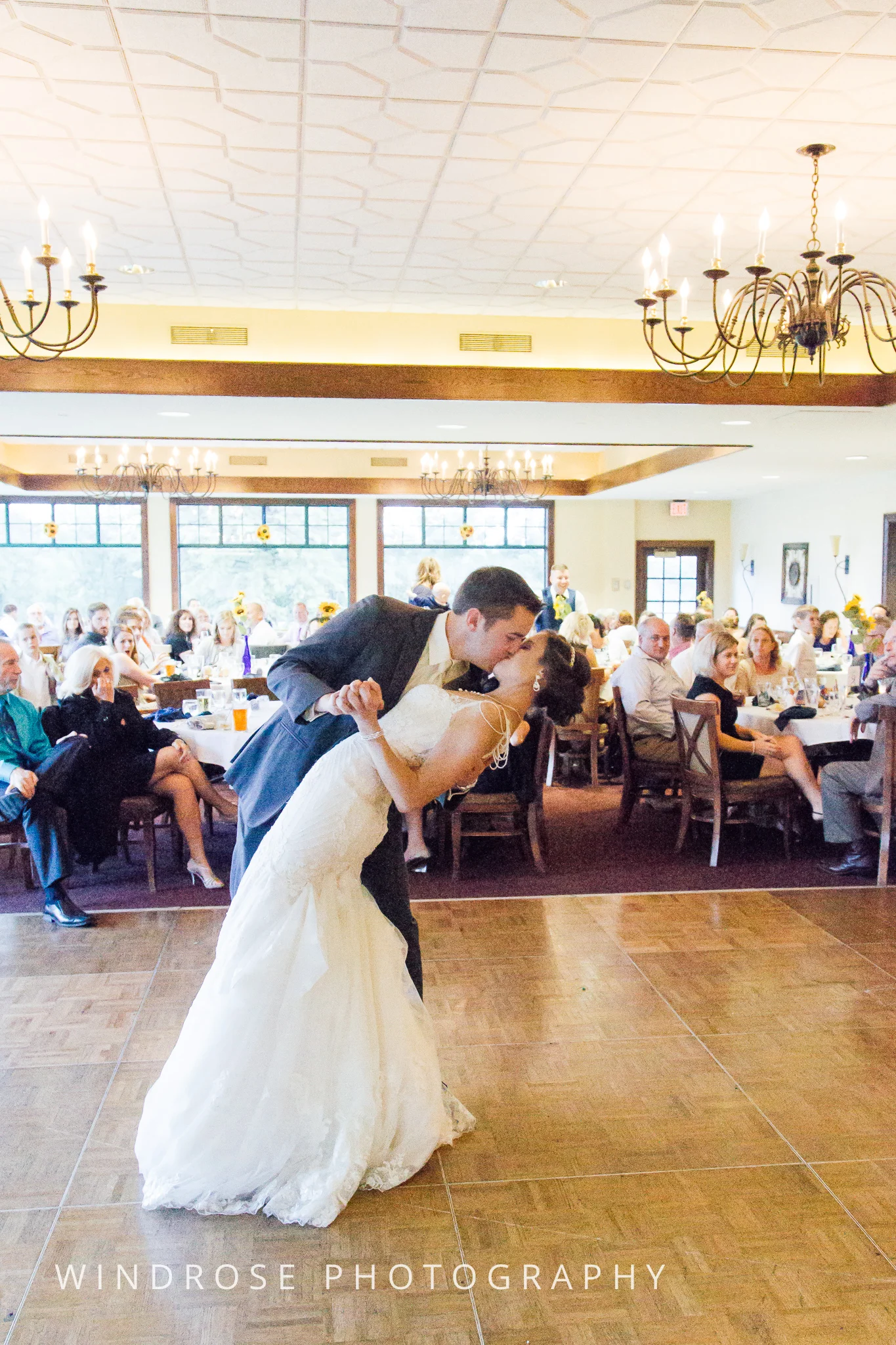 La-Crosse-Country-Club-Wedding-Minnesota-Wedding-Photographer-46.jpg