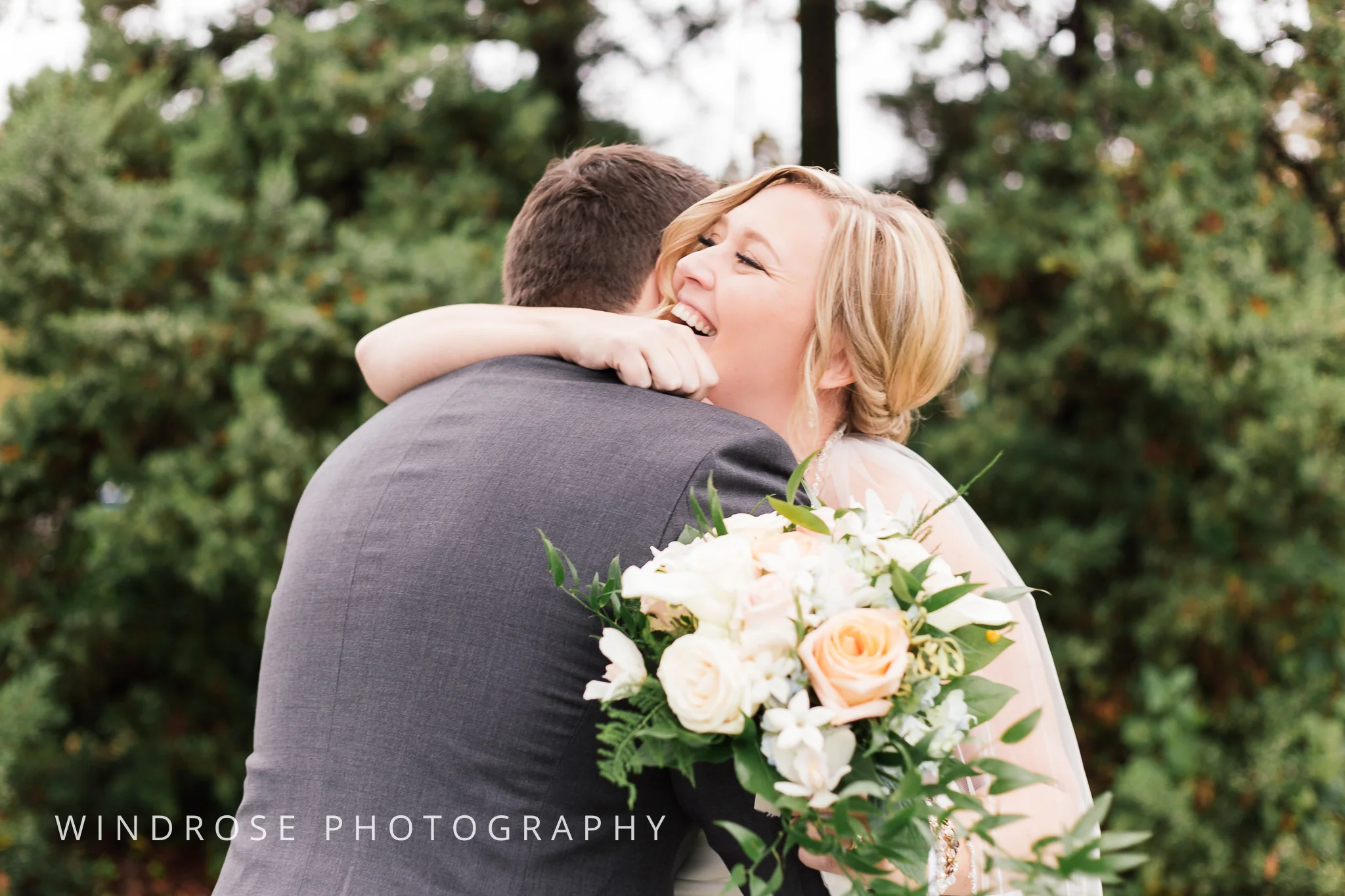 Albert-Lea-Edgewater-Bay-Pavilion-Minnesota-Wedding-Photographer-7.jpg