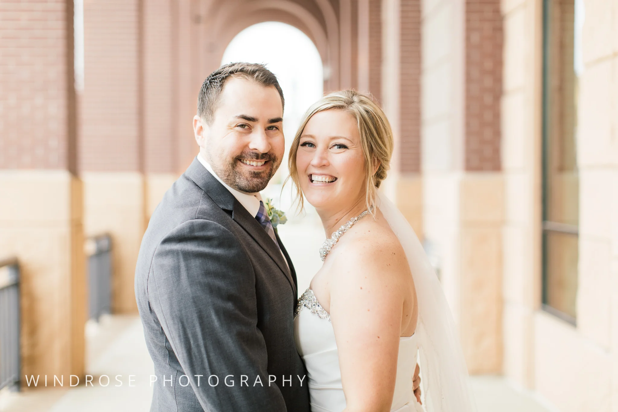 Albert-Lea-Edgewater-Bay-Pavilion-Minnesota-Wedding-Photographer-16.jpg