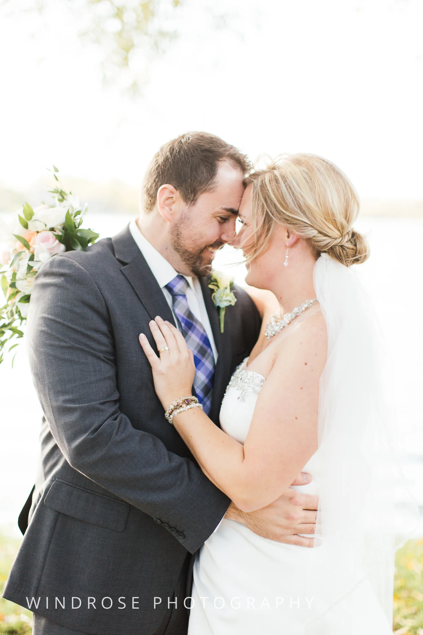 Albert-Lea-Edgewater-Bay-Pavilion-Minnesota-Wedding-Photographer-30.jpg