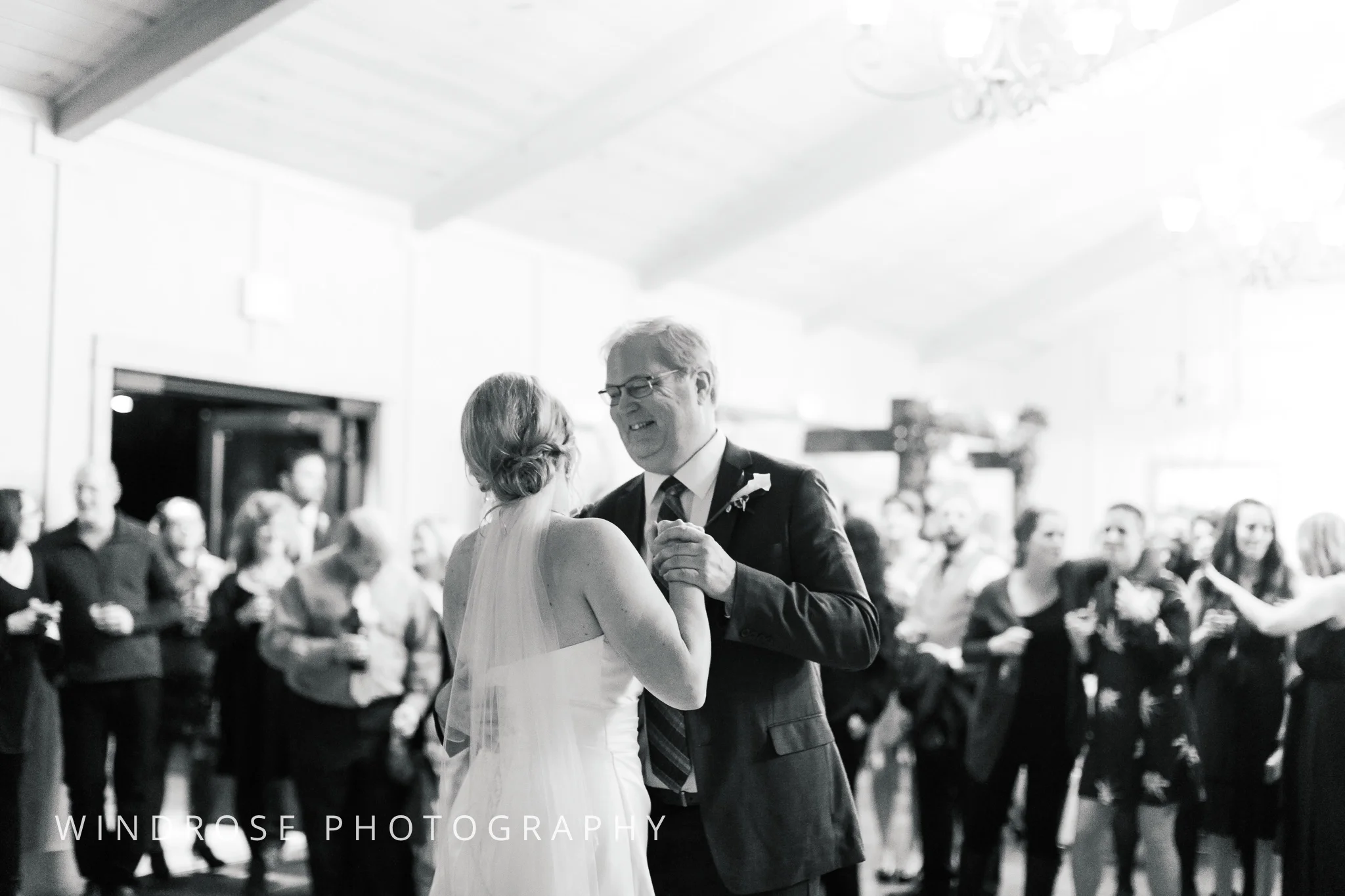 Albert-Lea-Edgewater-Bay-Pavilion-Minnesota-Wedding-Photographer-36.jpg