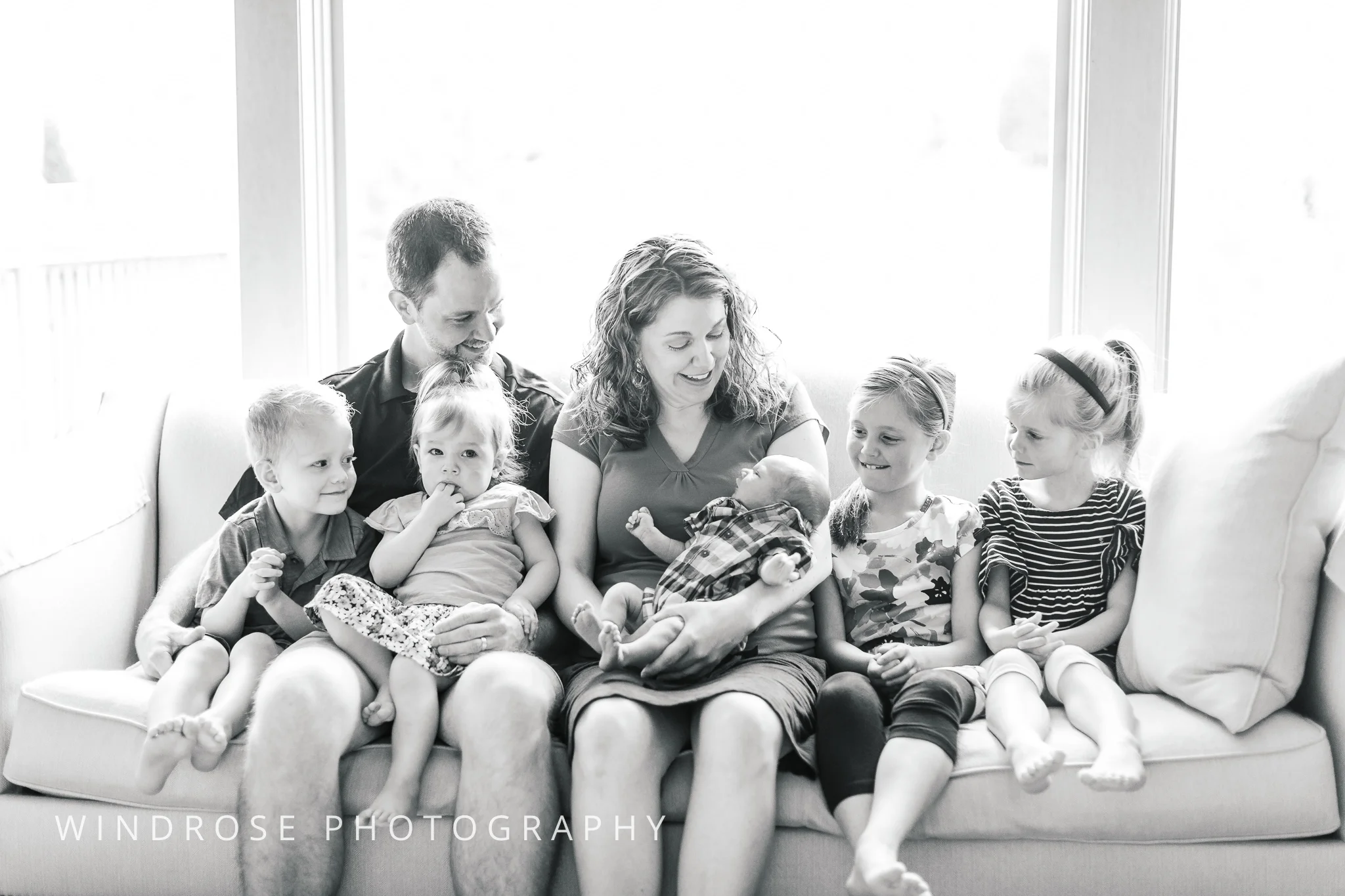 Newborn-Portraits-Rochester-MN-B&W-2.jpg