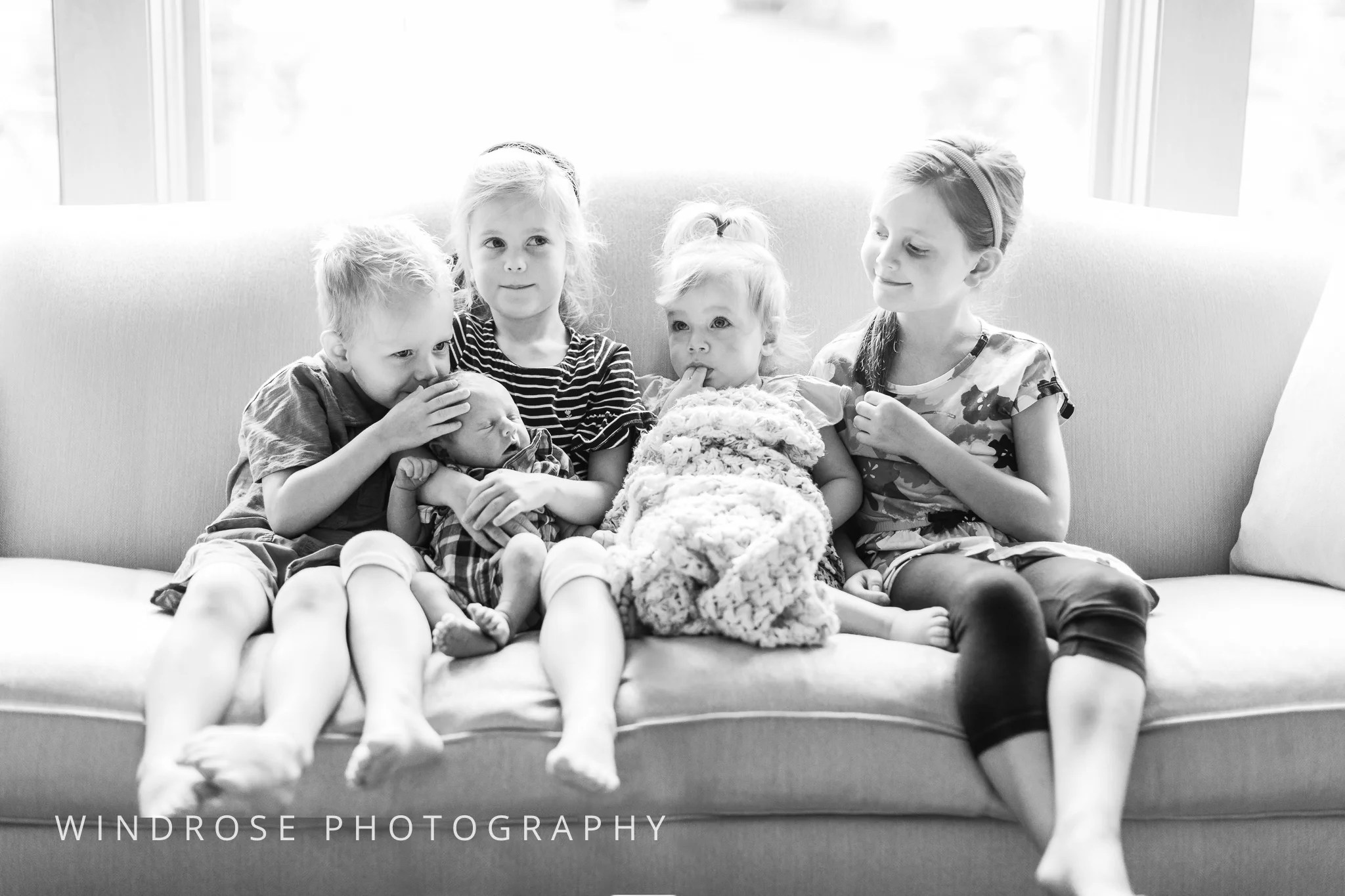 Newborn-Portraits-Rochester-MN-B&W-4.jpg