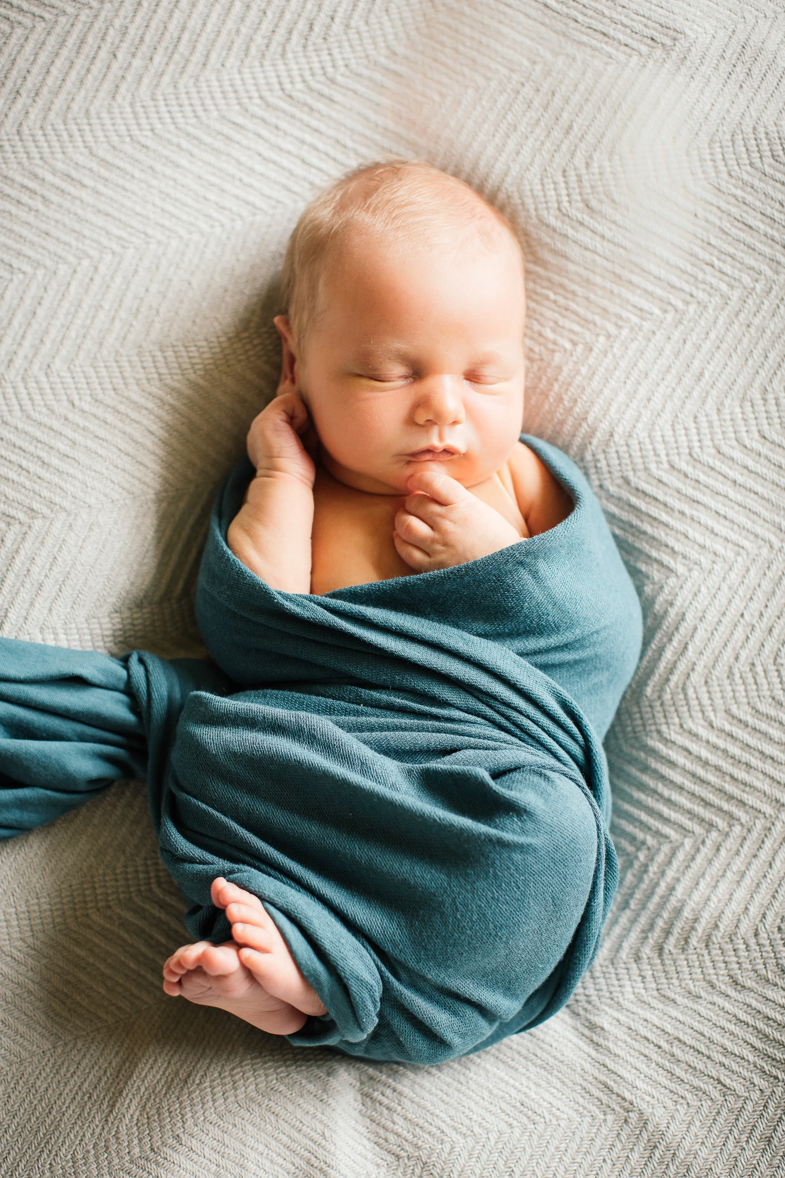 Newborn-Portraits-Rochester-MN-012-5DM43009.jpg