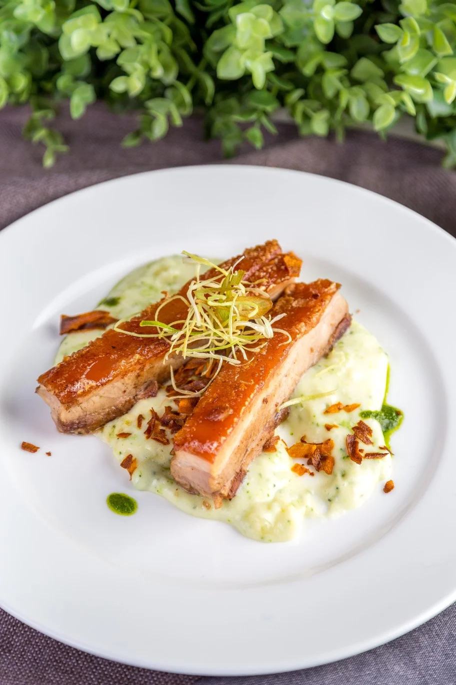 IMG_0345_maialino cu piure de broccoli.jpg