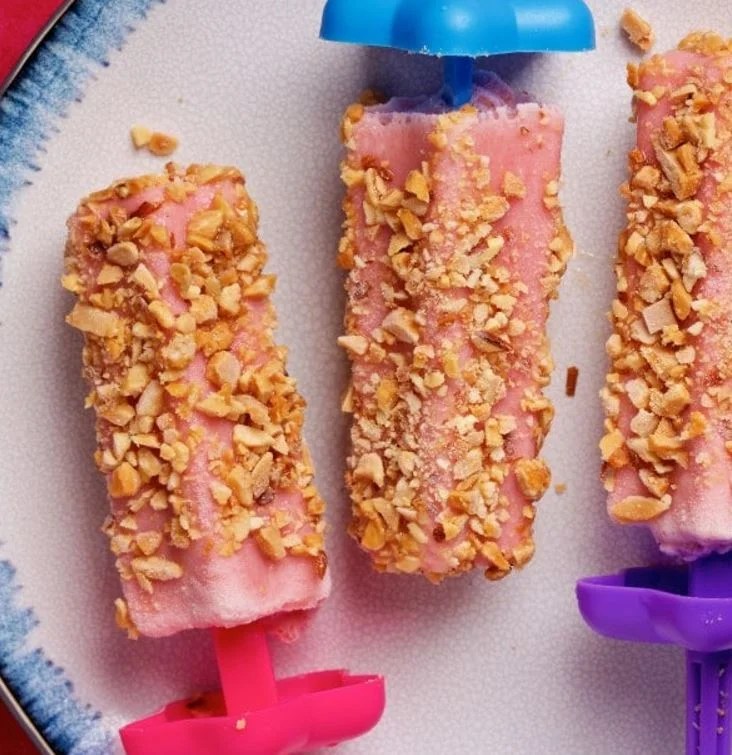 Strawberry Almond Breakfast Pops