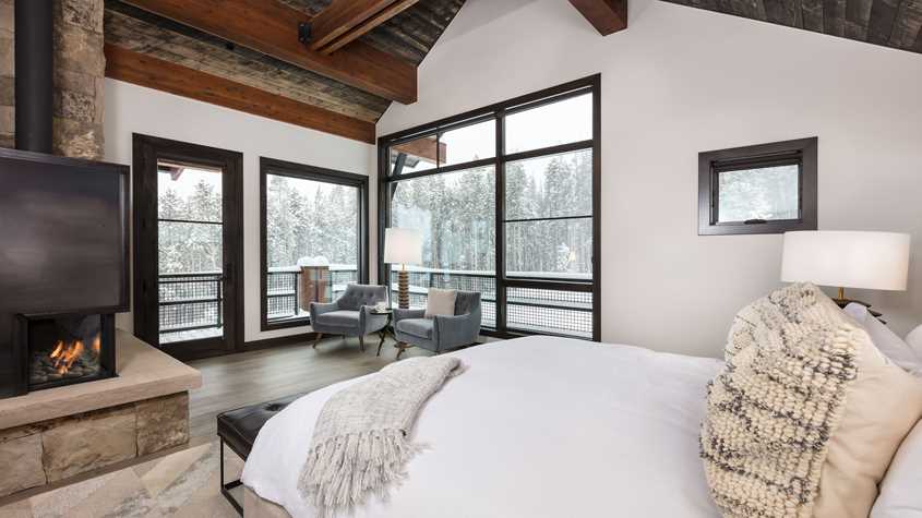 breckenridge-residence-swift_landing-masterbedroom-uhd.jpeg