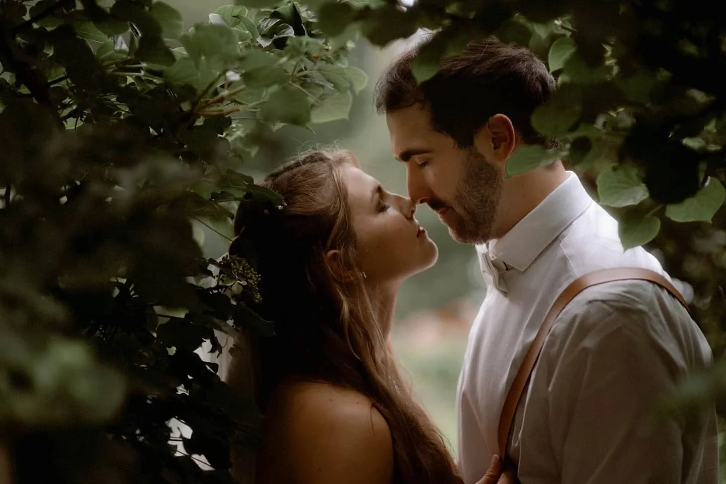 ZOE & CHRIS’ BACKYARD WEDDING SURPRISE | DJ