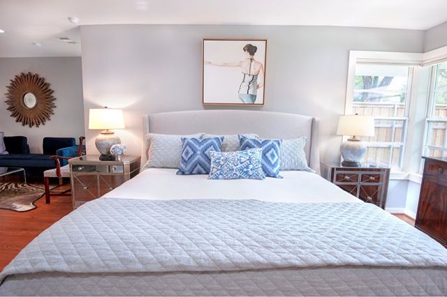This peaceful bedroom was a joy to design. This bed and headboard is actually from #sleepnumber !⠀⠀⠀⠀⠀⠀⠀⠀⠀
We kept with the subtle grays with the bedding from #restorationhardware and the #sherwinwilliams #lightfrenchgray paint color. The lamps are f